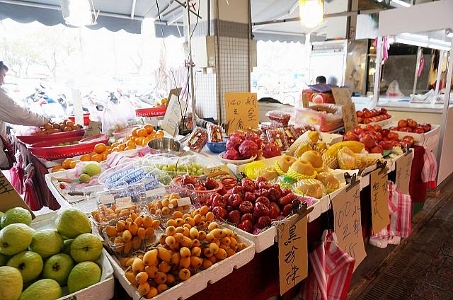 やっぱり台東はフルーツもおいしそう！でもよ～くみると輸入フルーツも多かったです・・涙