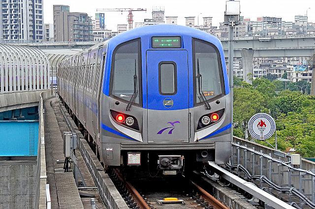 MRTの使用車輛は川崎重工製