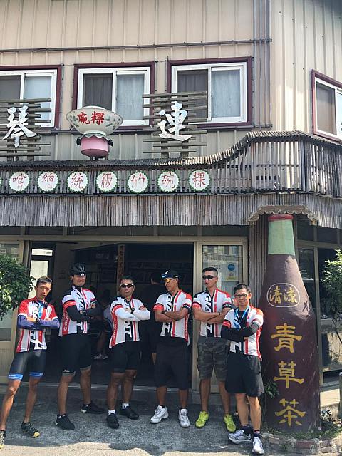 イケメンばかりのスタッフ陣　