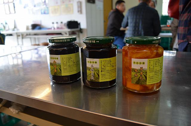 おつまみの一部は販売もしています。鳳梨豆腐乳150元、茶梅豆鼓200元など