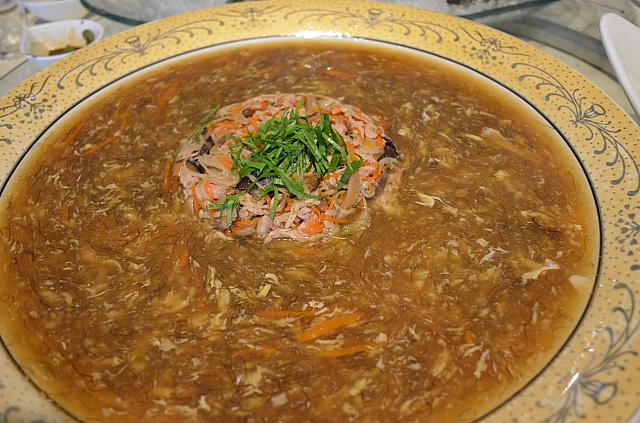 蘭陽在地西魯肉。レンコンとキノコと野菜のとろみスープ。ごはんにかけても、そのままでも