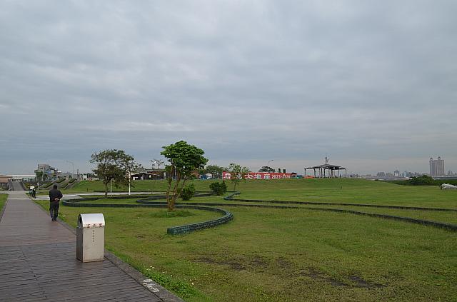 緑いっぱいの社子島公園