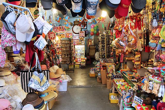 話しやすいオーナーがいるので、気軽に入ってみてくださーーい。コンビニのすぐ近くにありますよ～