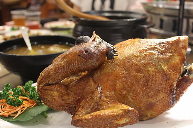 そして、「甕缸雞」を食べてお腹がはちきれそうになって……