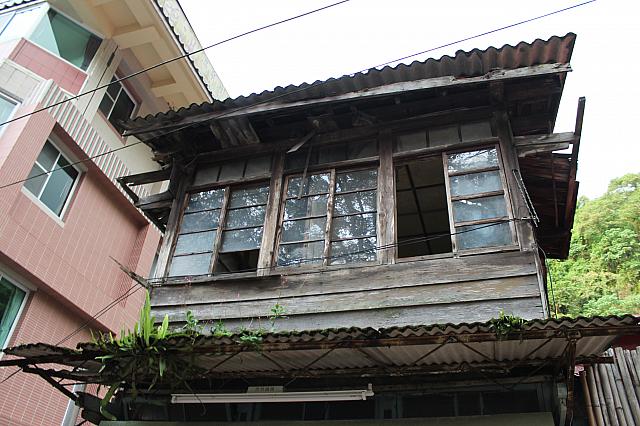 これも日本統治時代から取り壊されることなくここにあります