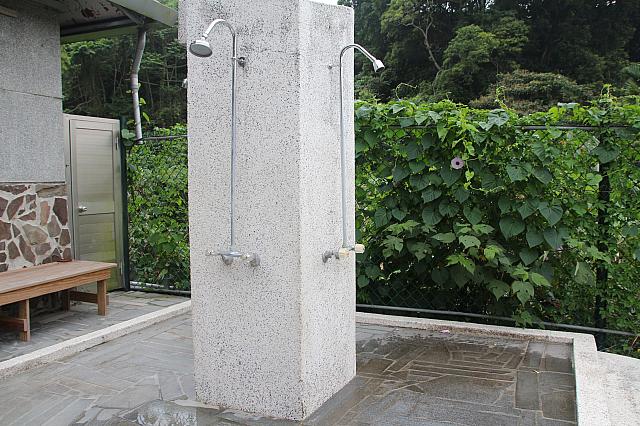 シャワー場