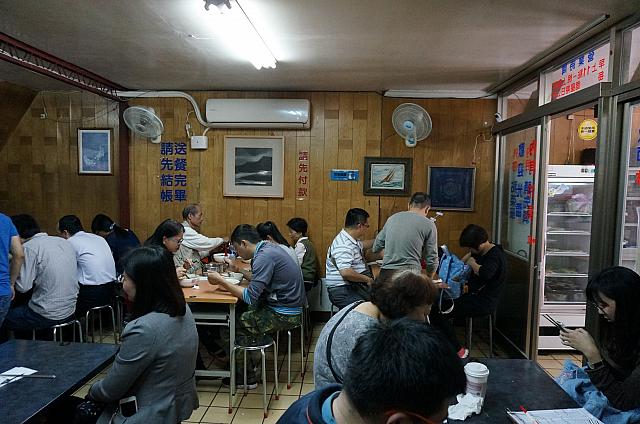 地元民ばかりが集うお店