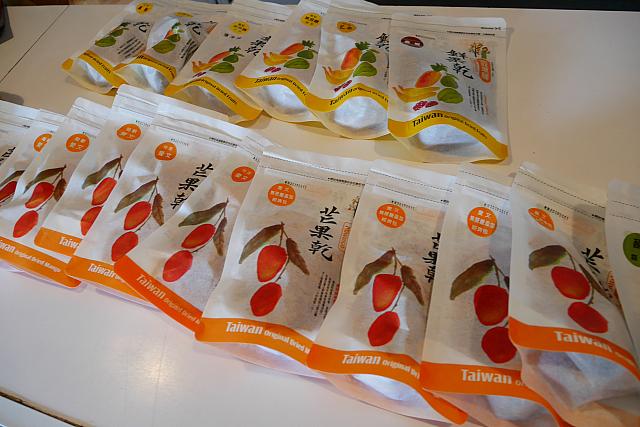 このパッケージのドライフルーツは玉井市街でも売られているので見たことある人もいるのでは？