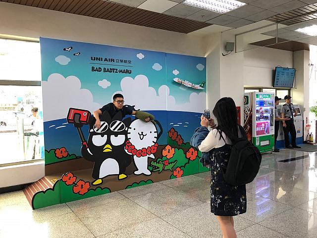 記念写真を撮って旅情をかきたてましょう