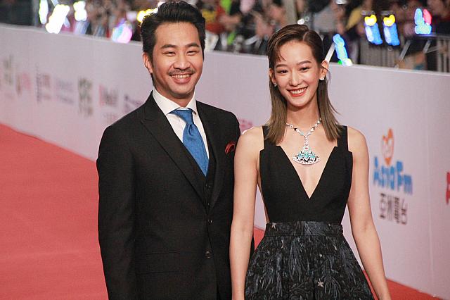 『麻醉風暴 2』で主演女優賞ノミネートの孟耿如(モン・ガンルー)と、主演男優賞ノミネートの黃健瑋(ホワン・ジエンウェイ)。
