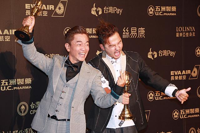 『綜藝玩很大』で、教養リアリティー番組の最優秀司会者賞を受賞した呉宗憲(ジャッキー・ウー)とKID。ちなみに彼らの受賞時が、最高瞬間視聴率だったそうです。