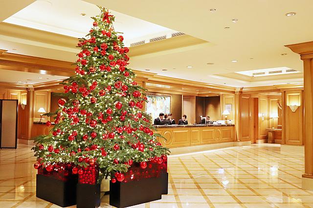 ロビー横に飾られたクリスマスツリー