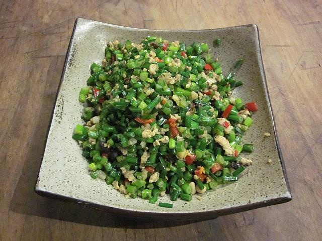 蒼蠅頭(豚のひき肉とニラの茎炒め)200元