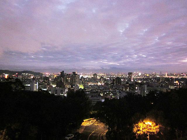 登山口近くの駐車場から見た夜景