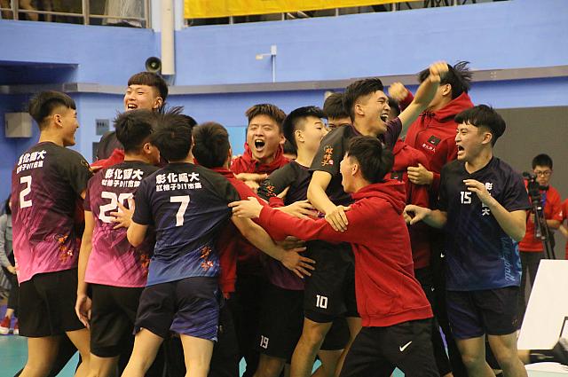 準決勝で勝利して喜ぶ彰化師大の選手たち