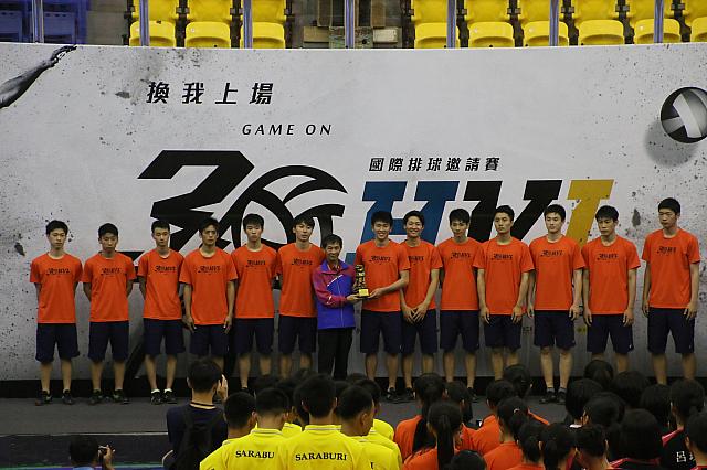 男子優勝の鎮西。台湾6連覇中の豐原高商を子供扱いした格好になりました。