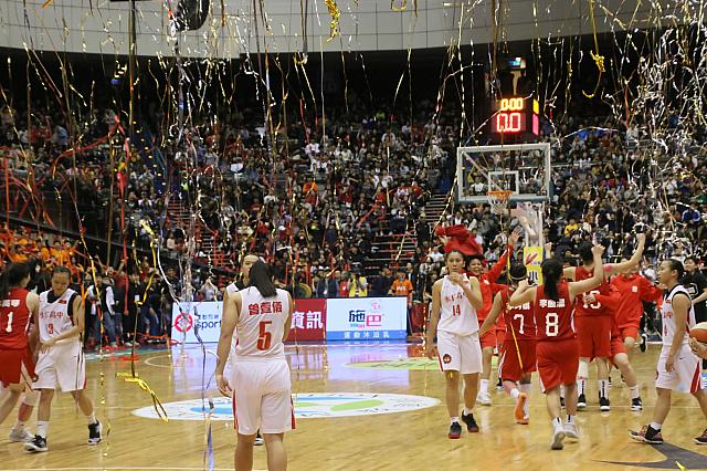 女子決勝の歓喜の瞬間