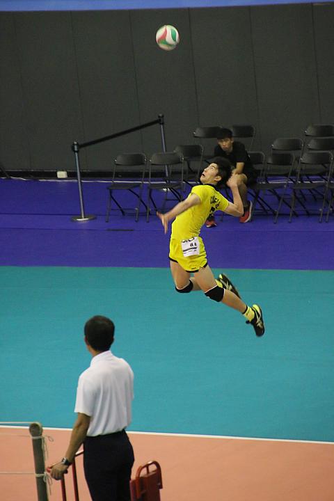 鎮西・水町泰杜選手のサーブ。こちらも台湾の選手が出せないような力強さがありました。