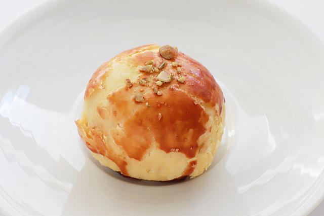 今年は蛋黃酥も入っていましたよ～。さすが流行にちゃんと乗っている！ちなみに「糖村」の蛋黃酥は洋菓子みたいでお上品なお味でした。うまい!!