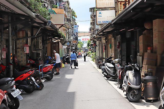 小さなお店が色々あるから町歩きが楽しい！