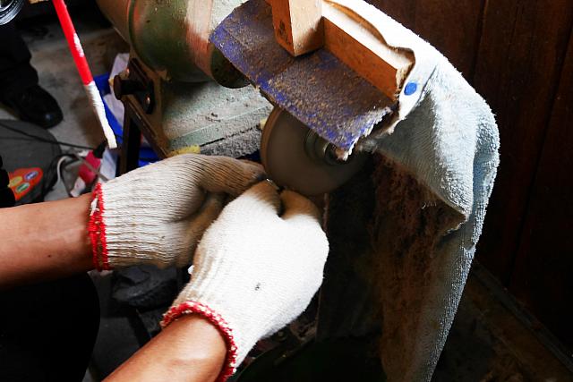 大体30分くらい磨いたら、研磨機で総仕上げ