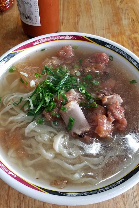 美味しいご飯屋さんもたくさん