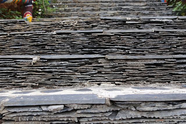 パイワン族の集落でよく見られる石板