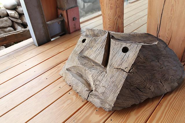ユニークな表情をした伊命さんの作品
