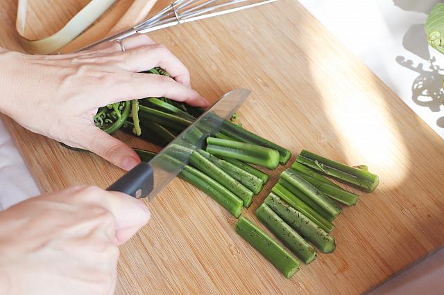 カットして……と思ったら、長いままの方がきれいに巻けるとか！先生の話はよく聞きましょう←ナビのこと