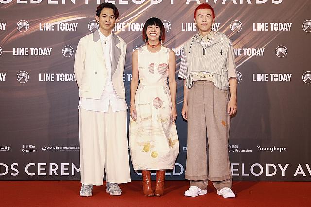 ボーカルグループ賞ノミネートの「大象體操(Elephant Gym)」。髪の毛、よく見ると全員赤いカラーでコーデしてるんですね