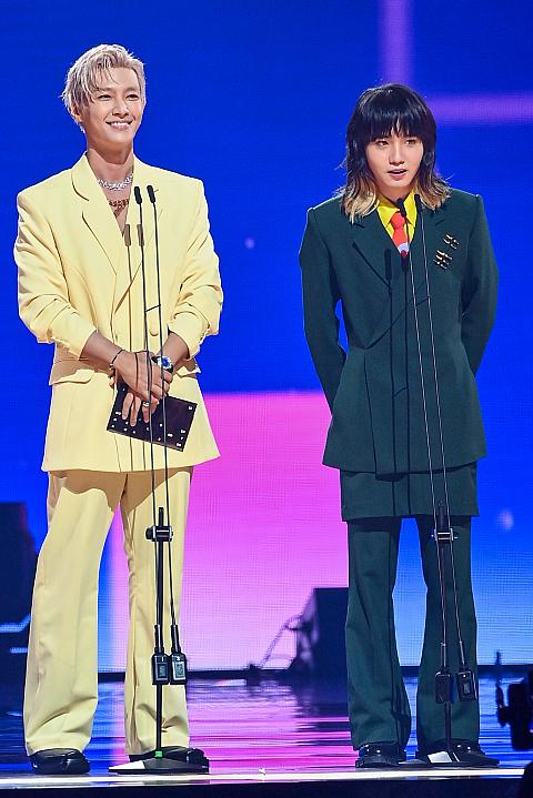 プレゼンターの「炎亞綸」と「持修」。進行するのは「炎亞綸」で、またもや持修は復唱か相槌のみ。もしやお約束？