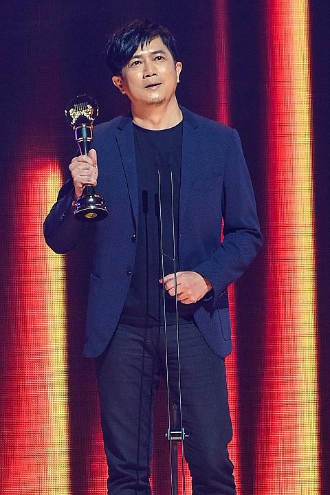 「才能ある人たちと共に仕事ができ、ノミネートどころか受賞もできました。音楽に携われて幸せです」とスピーチした最優秀アルバム賞の「侯志堅」
