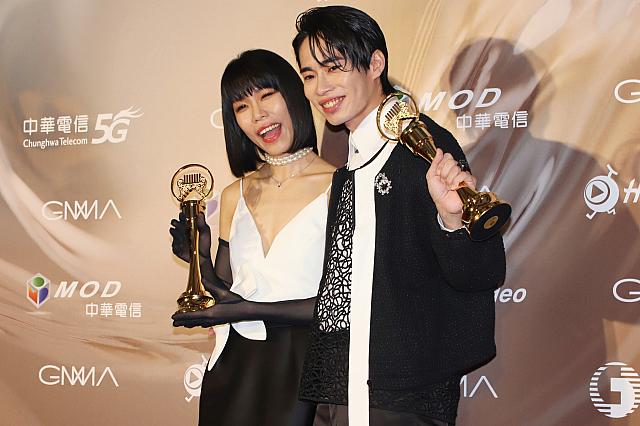 『最優秀ボーカルグループ賞』Crispy脆樂團