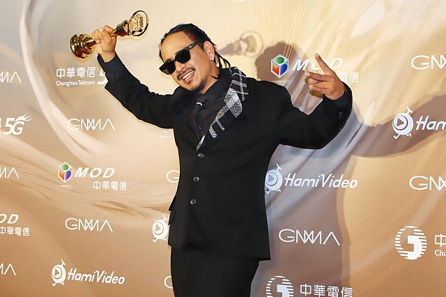 葛西瓦の曲、最近ラジオでヘビロテされていますよ！まだまだ音楽を続けてもらわないといけないですよね！