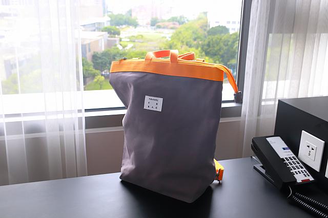 台中「一帆布包」製の「TRAVELER BAG」。ポケットいっぱいで使い勝手よし！