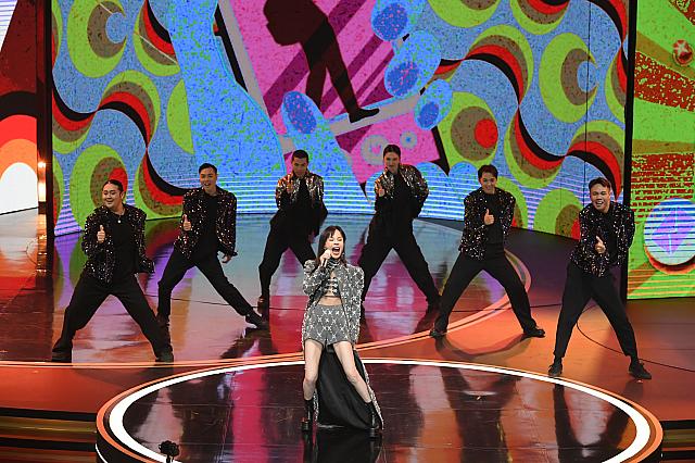 長編ドラマ部門のオリジナル楽曲賞ノミネート作品全5曲を歌い上げたのは、金曲獎で常連の澎佳慧。中国語、台湾語、英語を使い分け、華奢なスタイルに負けないパワフルな歌声を届けてくれました。