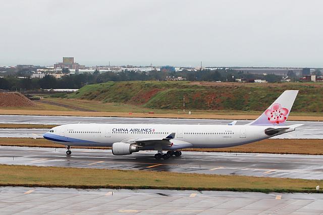 飛行機見るとテンションが上がるのはナビだけ？