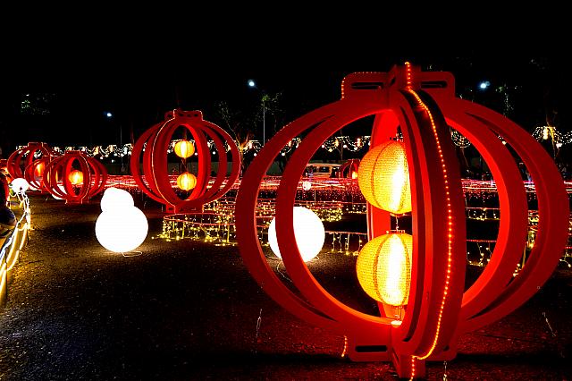 昼間も見学はできますが、光を放つ夜が断然おすすめ！