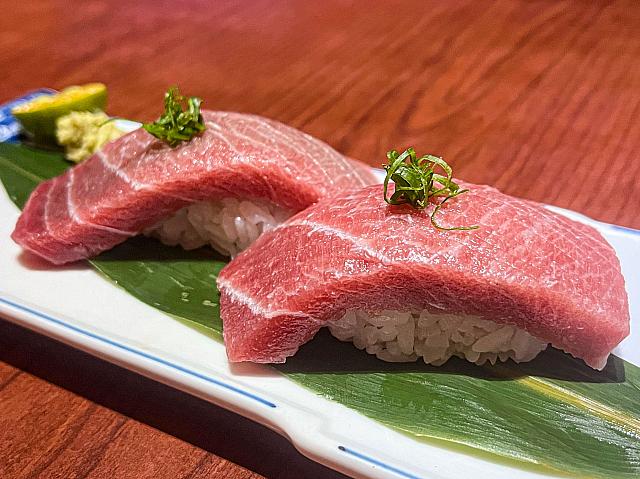 炙燒黑鮪魚腹握壽司(炙り本マグロ握り寿司) 280元/2貫