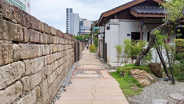 刑務所当時の壁跡も見もの！