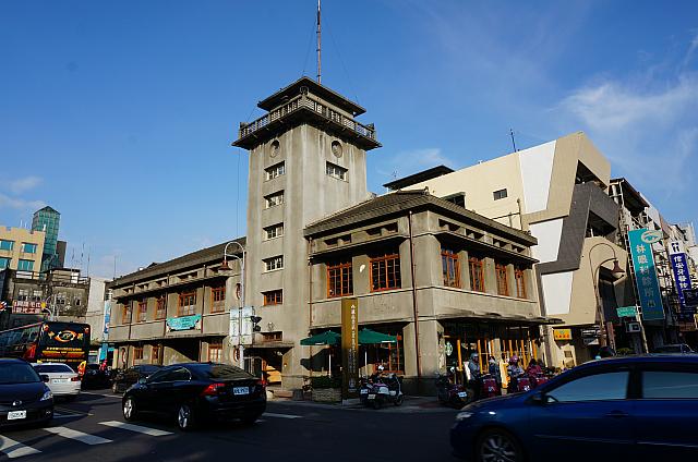 Starbucks虎尾門市