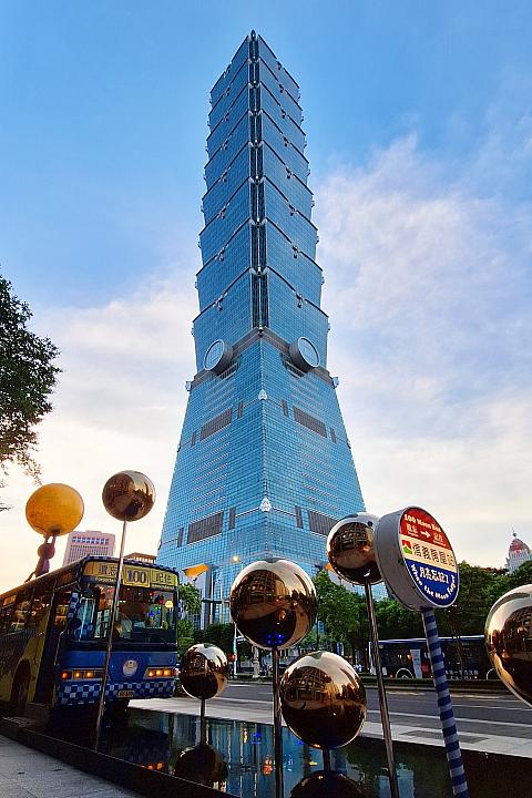 幾米月亮公車から見た台北101<br>画像提供：林森in台湾