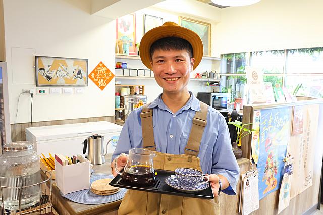 「行動者咖啡coffee」オーナーの明峰さん