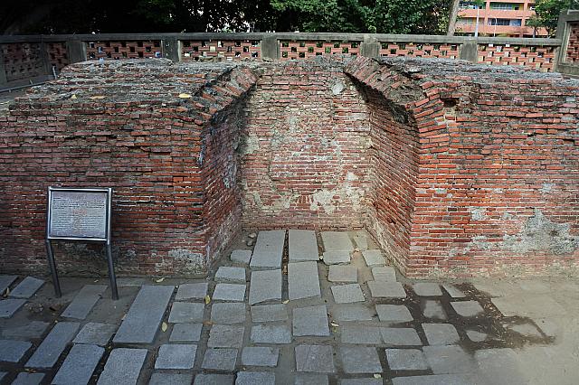 東北側に残された建城当時の稜堡部分