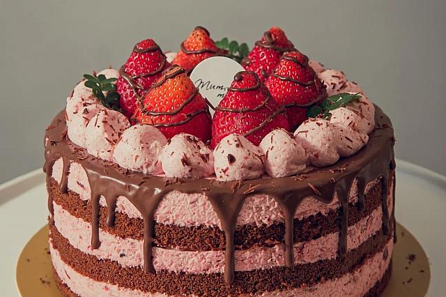 クリスマスケーキは事前予約をお忘れなく！
