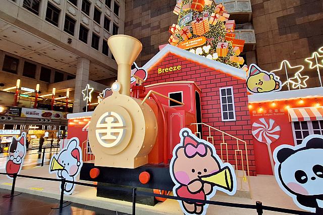 「台北車站(台北駅)」にあるビッグなクリスマスツリー