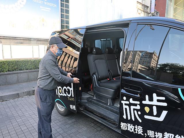 今回迎えに来てくださった運転手の楊さん。最後まで丁寧に接してもらえて、楽しい道中になりました♡