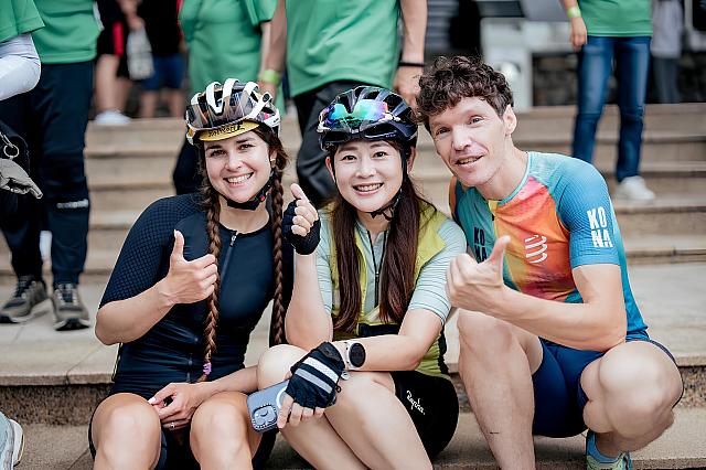 左から自転車界隈でのKOL ドイツからJohanna Reifさん、台湾の魏華萱さん、台湾の芸能界で大活躍中のフランスの吉雷米(Ramy)さん<br>画像提供：交通部觀光署