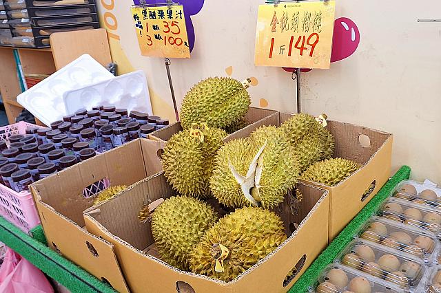 ナビはちょっと苦手だけれど、ドリアンちゃんも売られていました。ただ、強烈なにおいは全くなくて、挑戦してみてもいいかも～！なぁんて思いました。