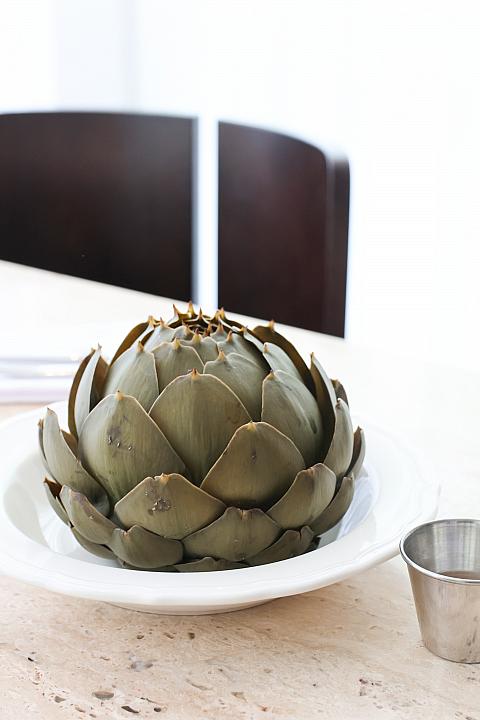 テーブルで皆が手を伸ばしておいしさを分かち合う……まさに「Bonami」にぴったりです。